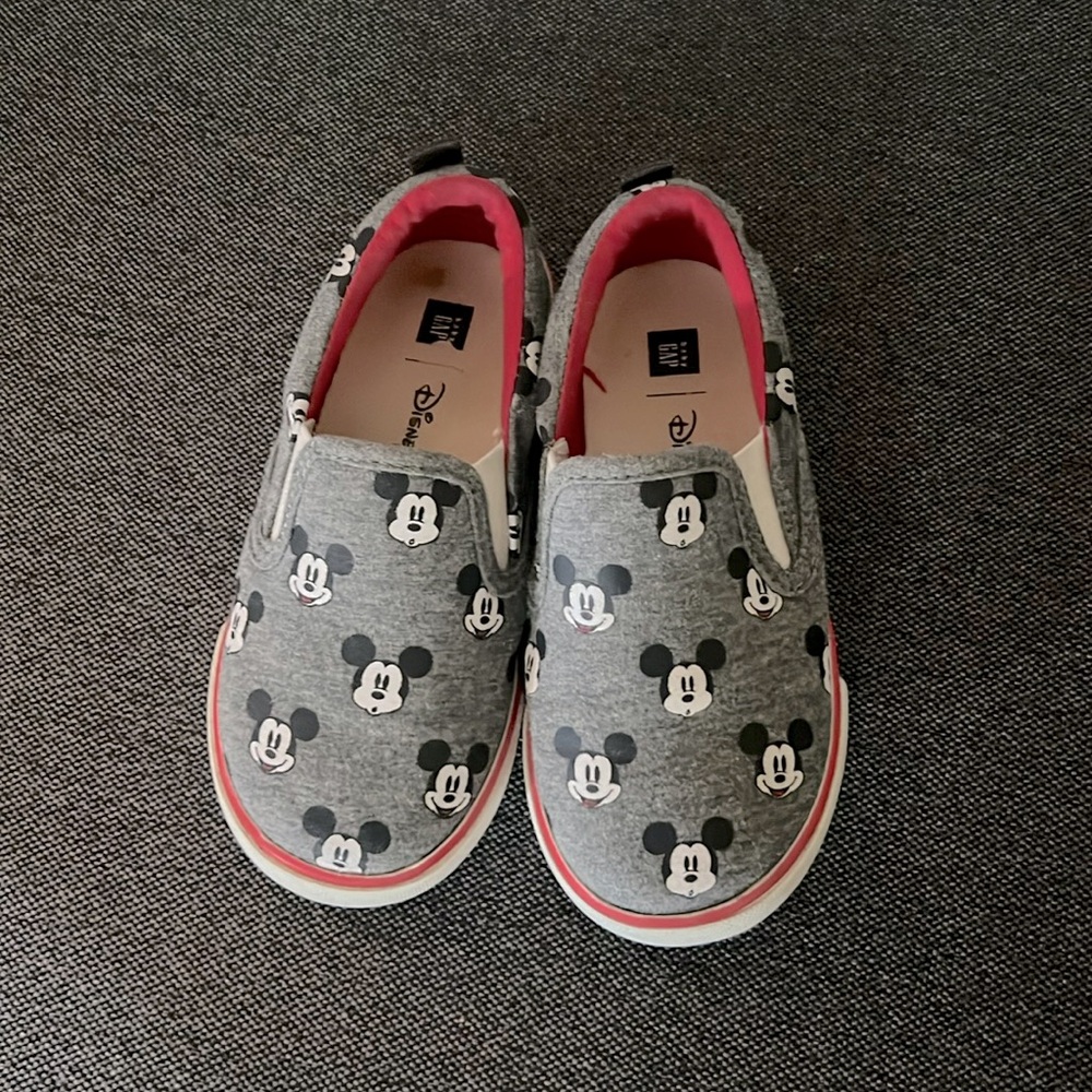 Little boys size 8 gap Disney m mouse slip on shoes EUC